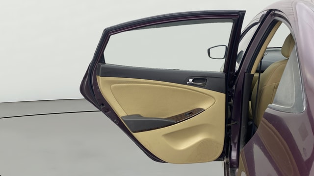View Hyundai Fluidic Verna Image 23 Used Hyundai Fluidic Verna Image 23