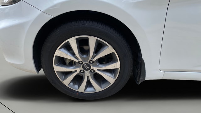 View Hyundai Fluidic Verna Image 29 Used Hyundai Fluidic Verna Image 29