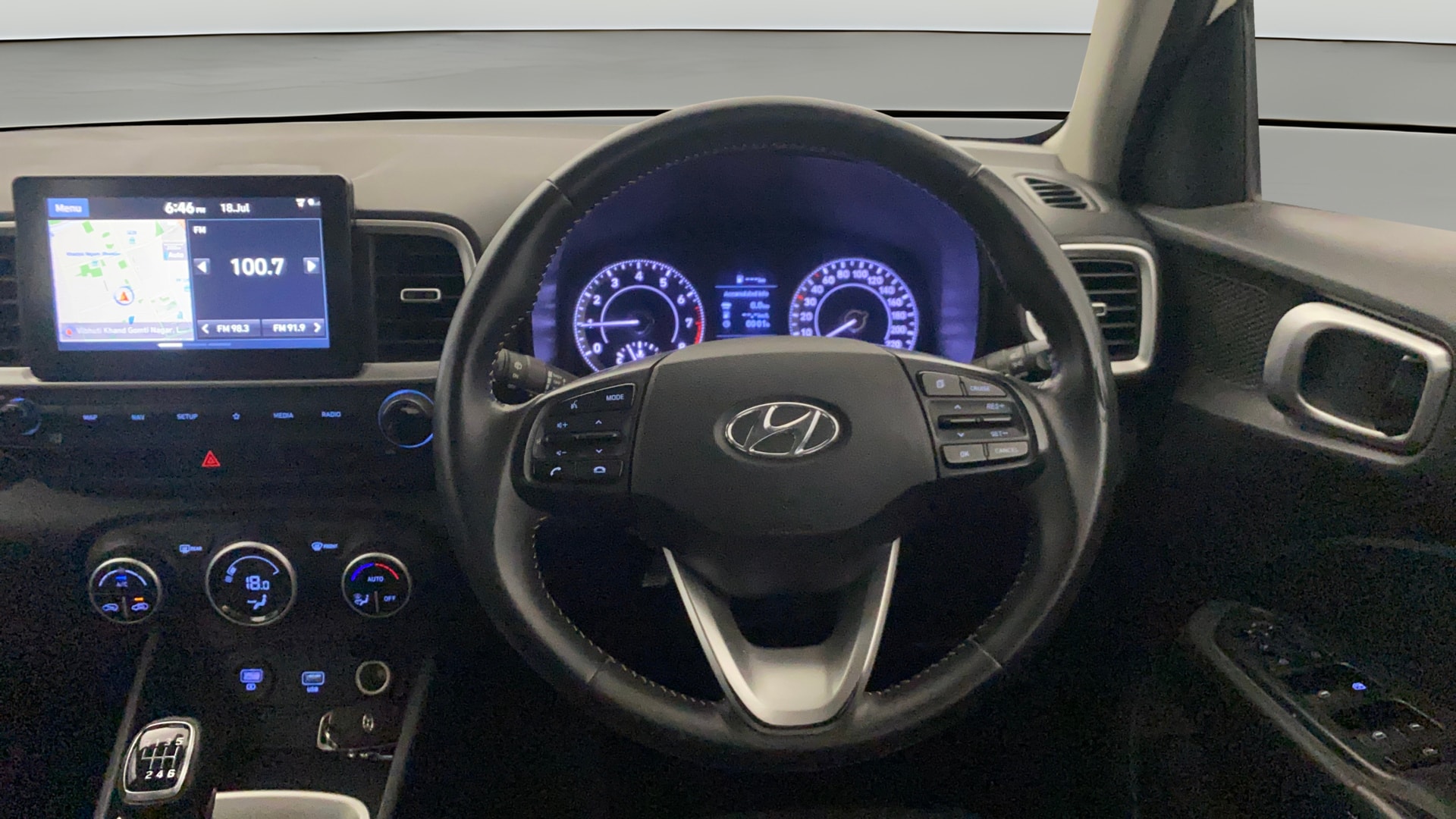 View 2019 Hyundai Venue SX (O) 1.0 iMT Petrol Image 14 Used 2019 Hyundai Venue SX (O) 1.0 iMT Petrol Image 14