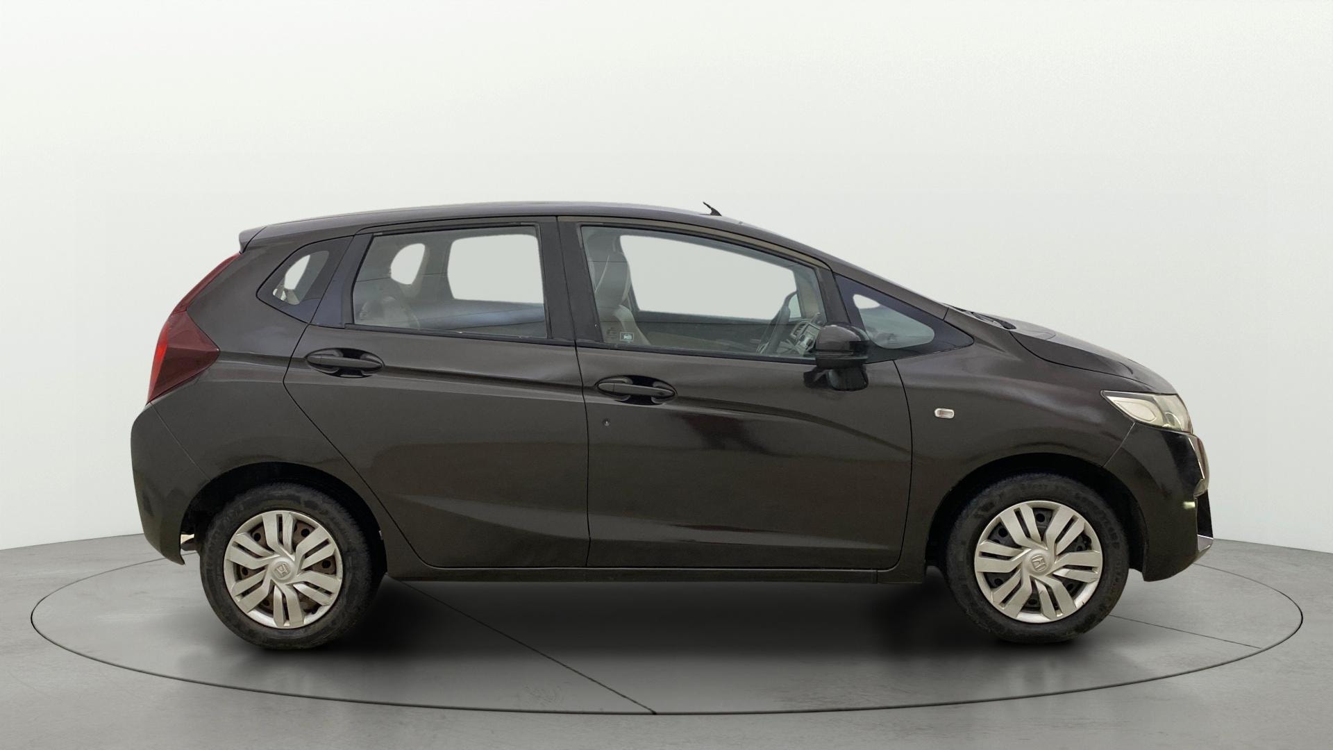 View 2016 Honda Jazz E MT Diesel Image 8 Used 2016 Honda Jazz E MT Diesel Image 8