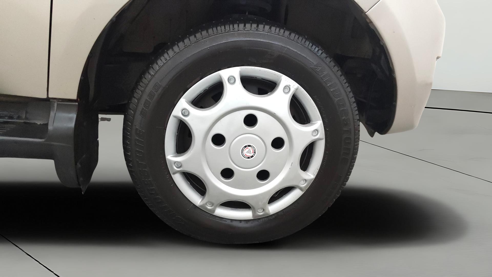 View 2014 Mahindra Quanto C6 Image 40 Used 2014 Mahindra Quanto C6 Image 40