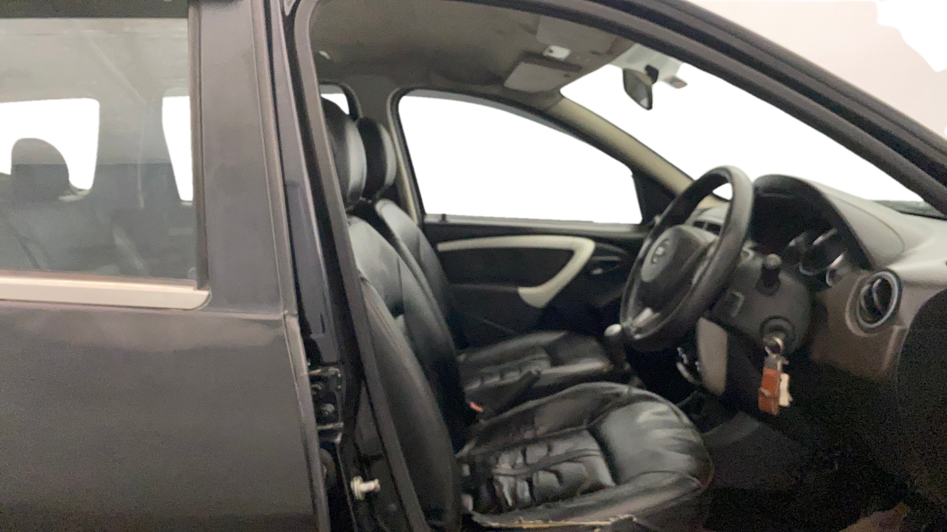 View 2018 Nissan Terrano XLD Plus 85PS Image 25 Used 2018 Nissan Terrano XLD Plus 85PS Image 25