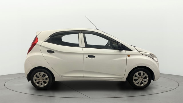 View Hyundai EON Image 8 Used Hyundai EON Image 8