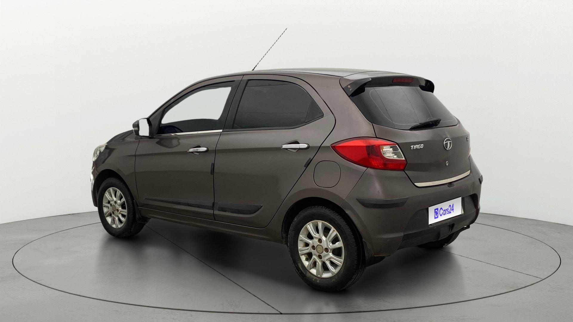 View 2020 Tata Tiago Revotorq XB Image 2 Used 2020 Tata Tiago Revotorq XB Image 2