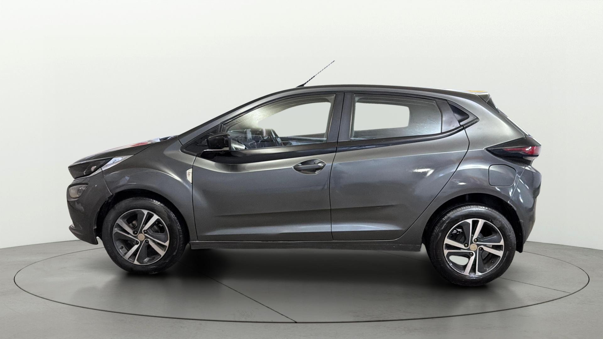 View 2022 Tata Altroz XZ Plus Petrol Image 6 Used 2022 Tata Altroz XZ Plus Petrol Image 6