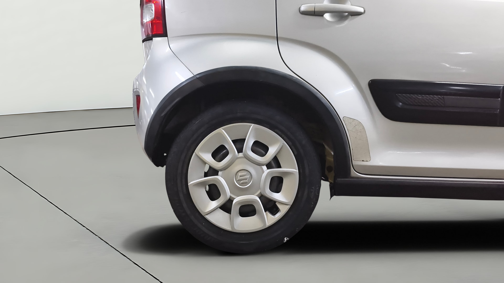 View 2021 Maruti Suzuki 1000 Base Variant Image 23 Used 2021 Maruti Suzuki 1000 Base Variant Image 23