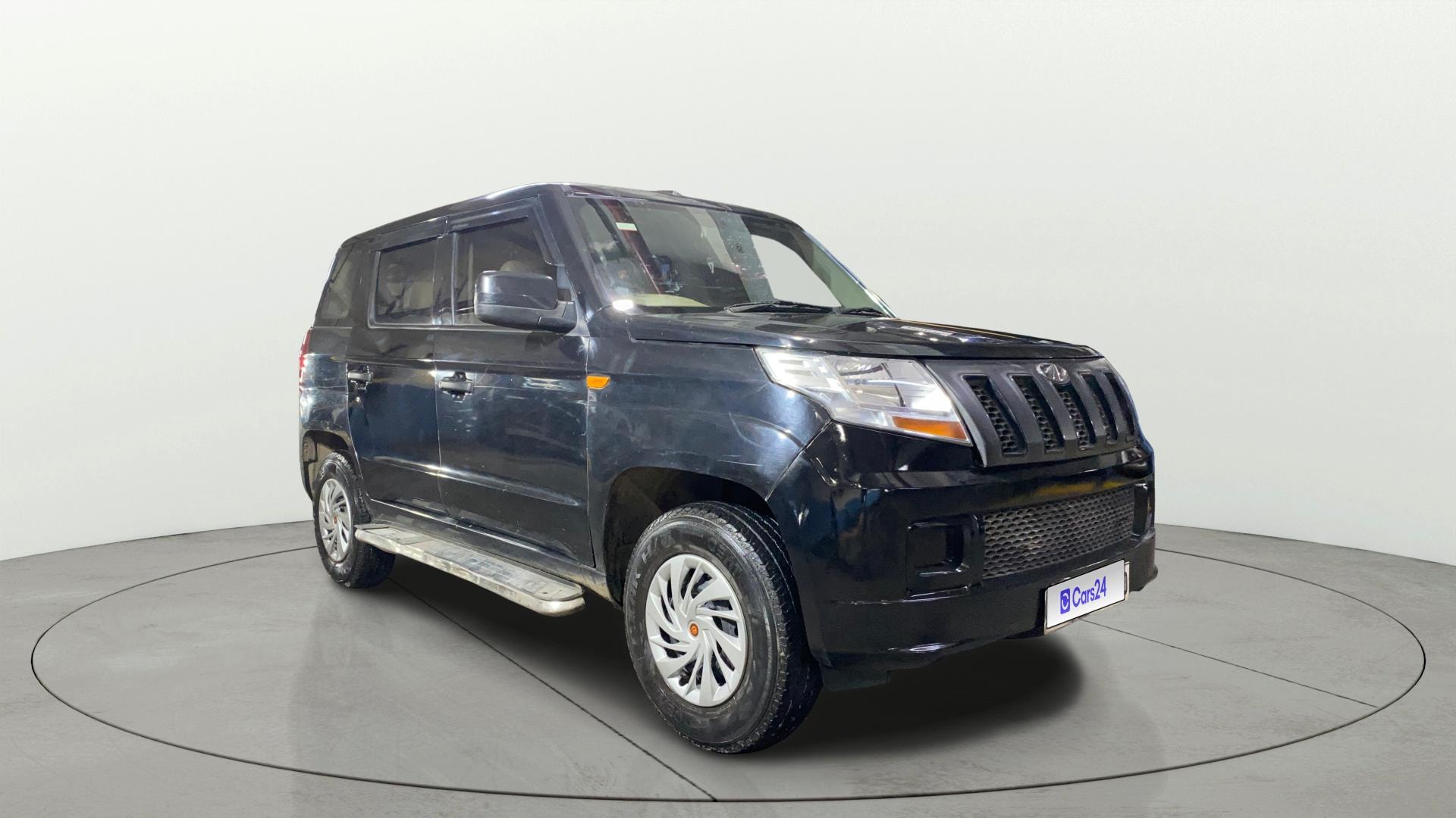 View 2017 Mahindra TUV300 T4 Image 36 Used 2017 Mahindra TUV300 T4 Image 36