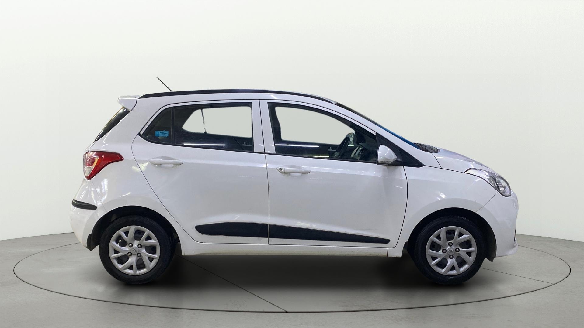 View 2019 Hyundai Grand i10 Sportz 1.2 Kappa Image 26 Used 2019 Hyundai Grand i10 Sportz 1.2 Kappa Image 26