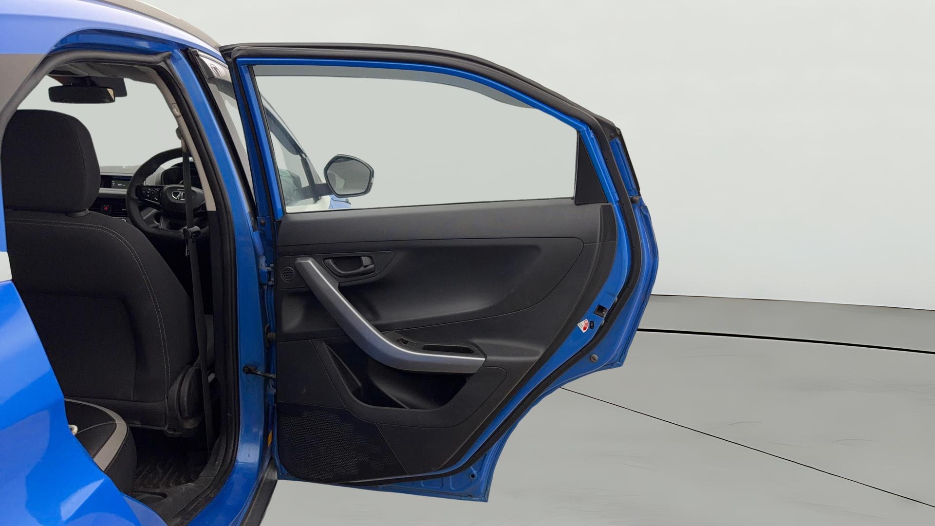 View 2020 Tata Nexon Revotron XE Image 7 Used 2020 Tata Nexon Revotron XE Image 7