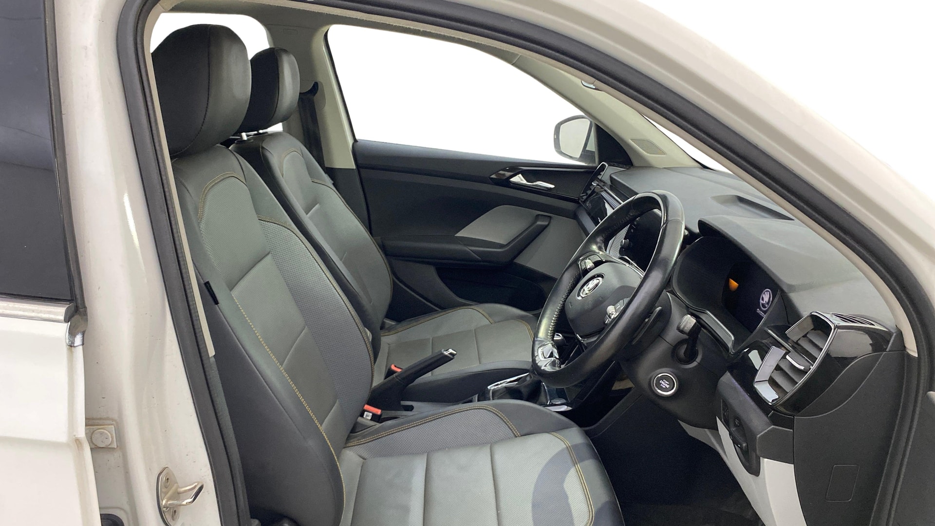 View 2023 Skoda Kushaq Style 1.5 TSI MT Image 27 Used 2023 Skoda Kushaq Style 1.5 TSI MT Image 27