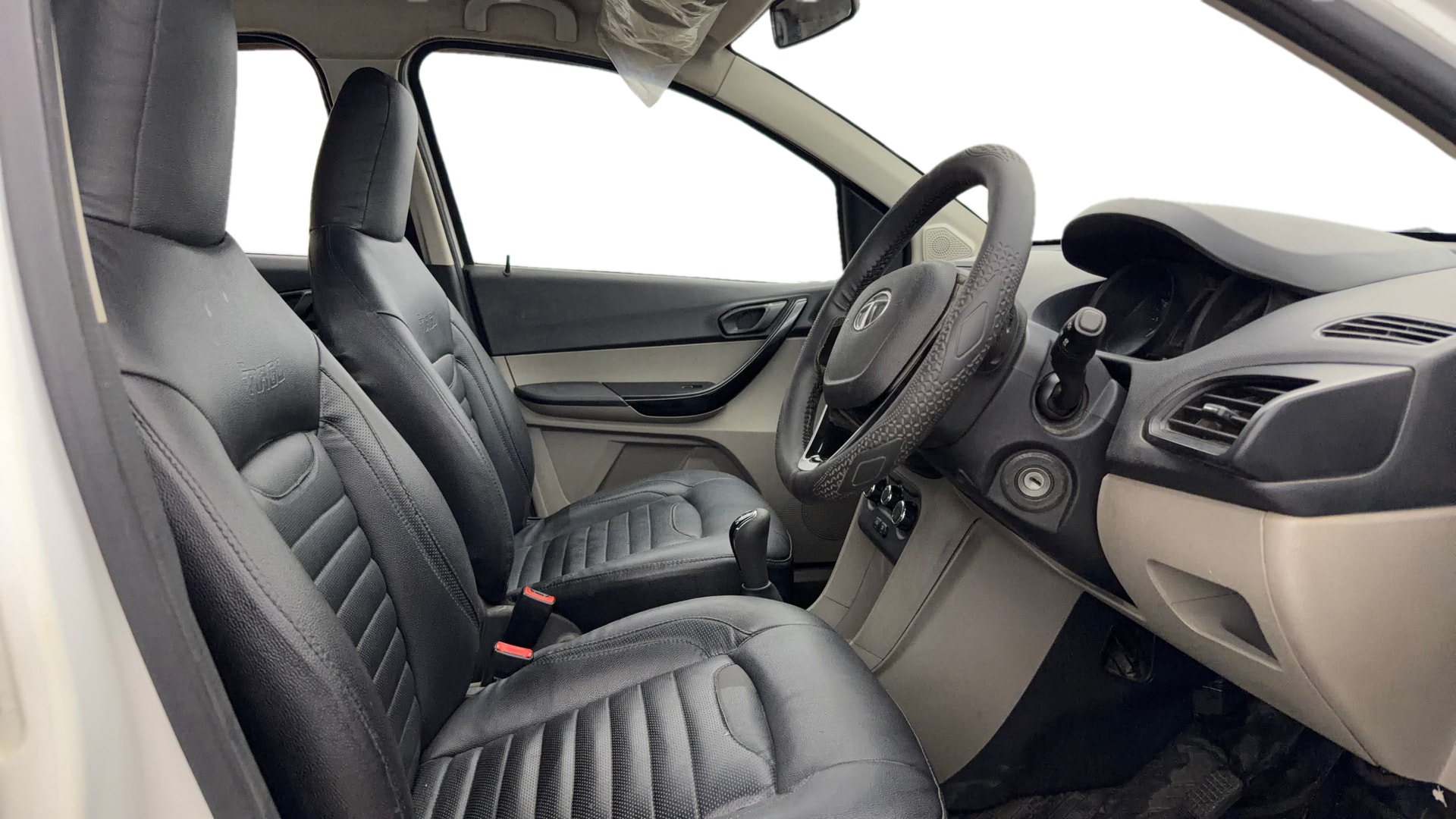 View 2018 Tata Tiago Revotorq XB Image 25 Used 2018 Tata Tiago Revotorq XB Image 25