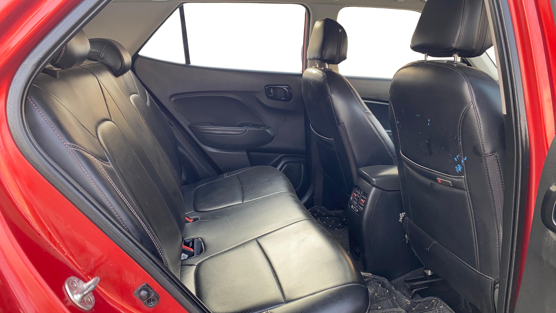 View 2019 Hyundai Venue SX Plus 1.0 Petrol AT Dual Tone Image 36 Used 2019 Hyundai Venue SX Plus 1.0 Petrol AT Dual Tone Image 36