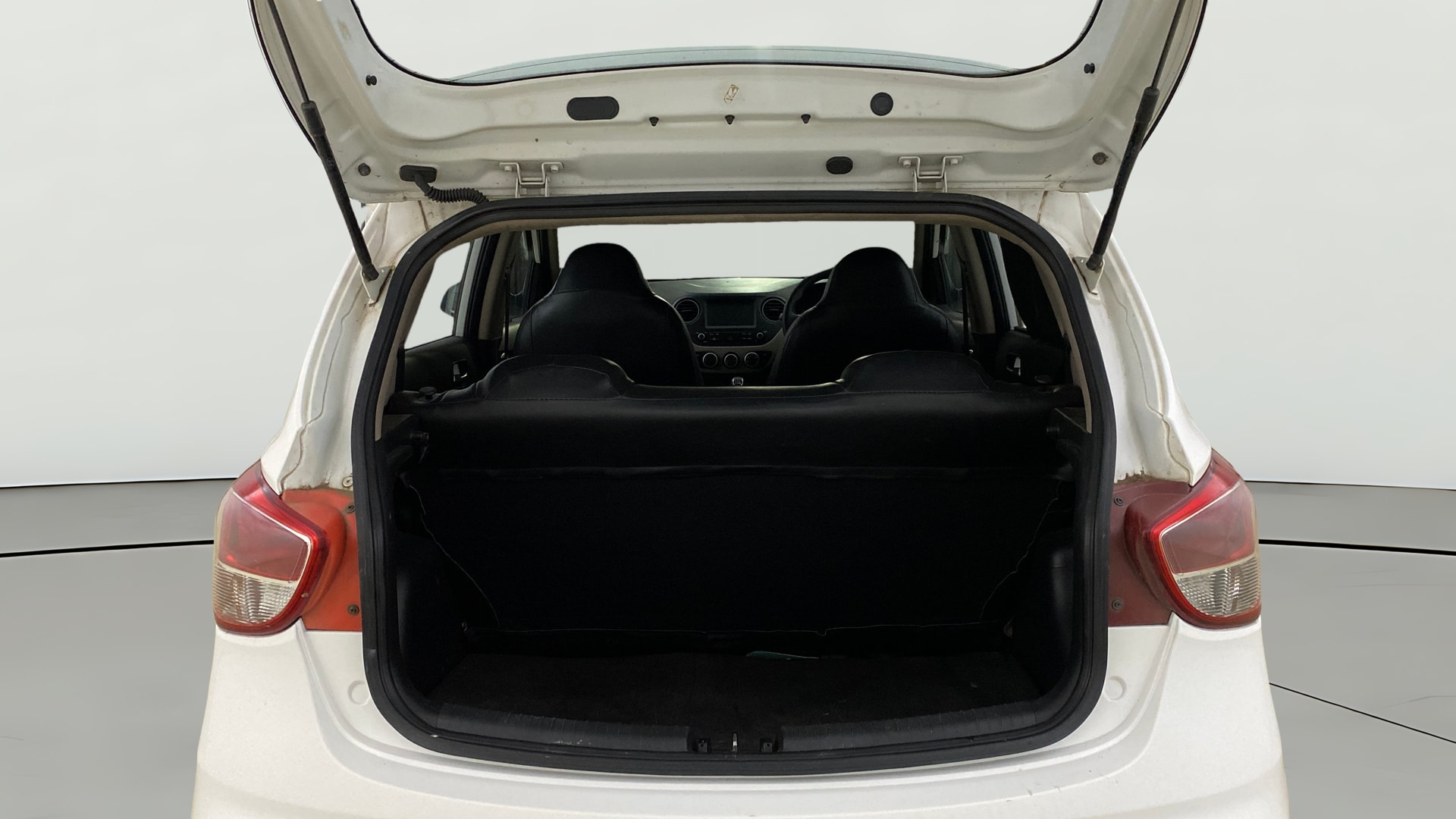 View 2019 Hyundai Grand i10 Sportz 1.2 Kappa Image 37 Used 2019 Hyundai Grand i10 Sportz 1.2 Kappa Image 37