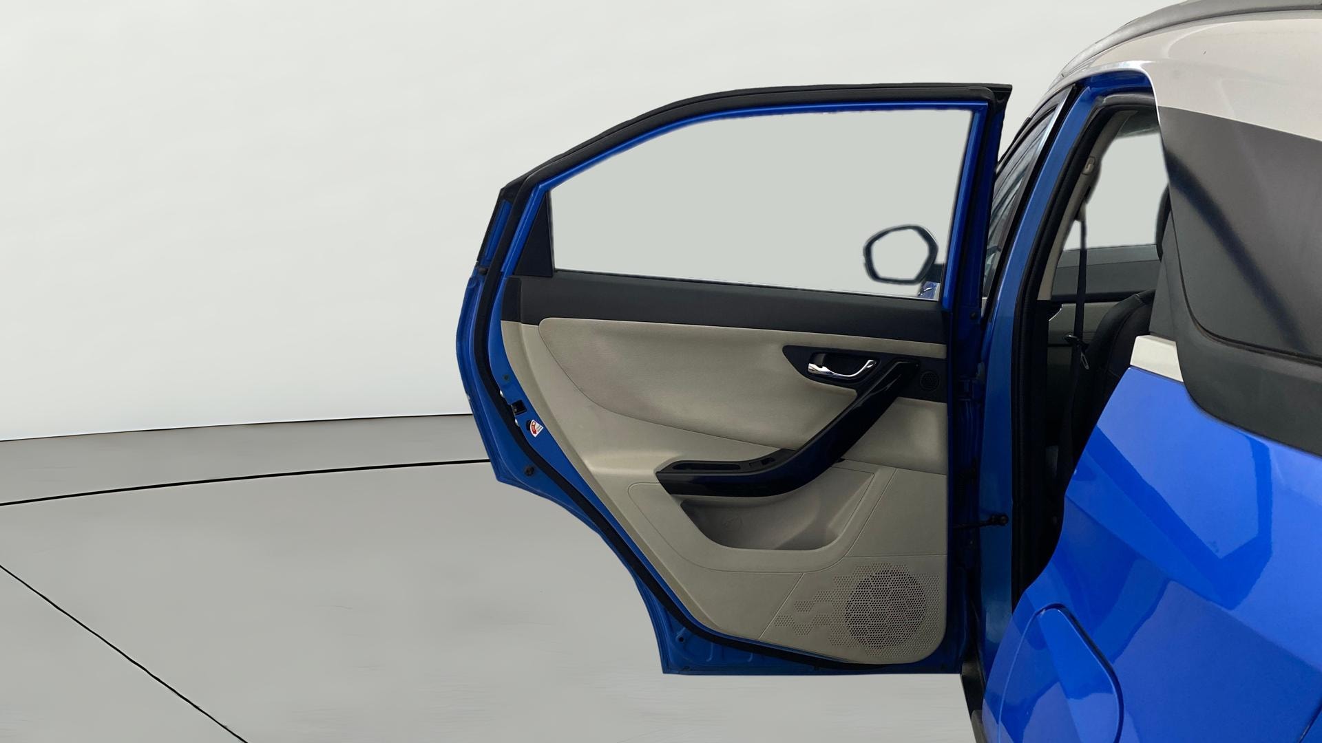 View 2020 Tata Nexon Revotorq XZA Plus (O) AMT Image 23 Used 2020 Tata Nexon Revotorq XZA Plus (O) AMT Image 23