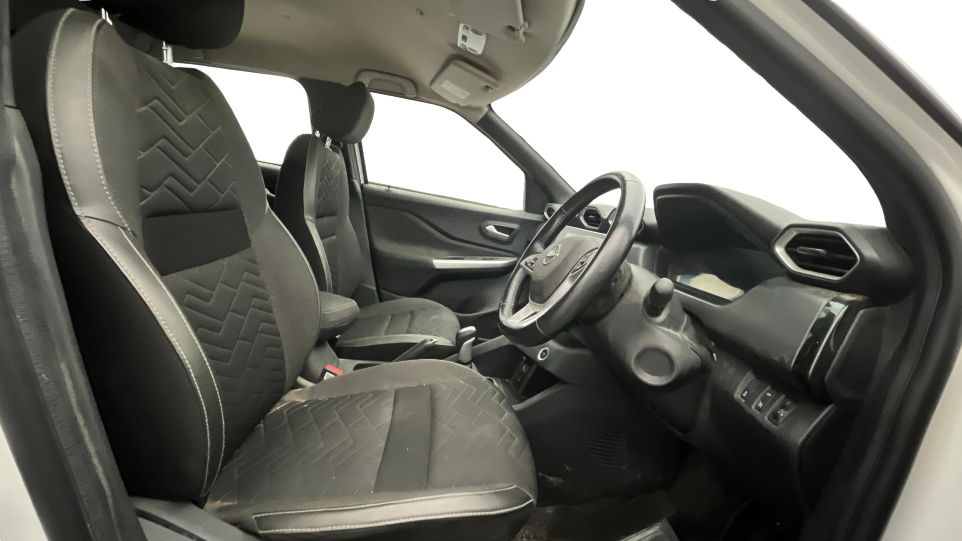 View 2024 Nissan Magnite Turbo XV Premium CVT Image 27 Used 2024 Nissan Magnite Turbo XV Premium CVT Image 27