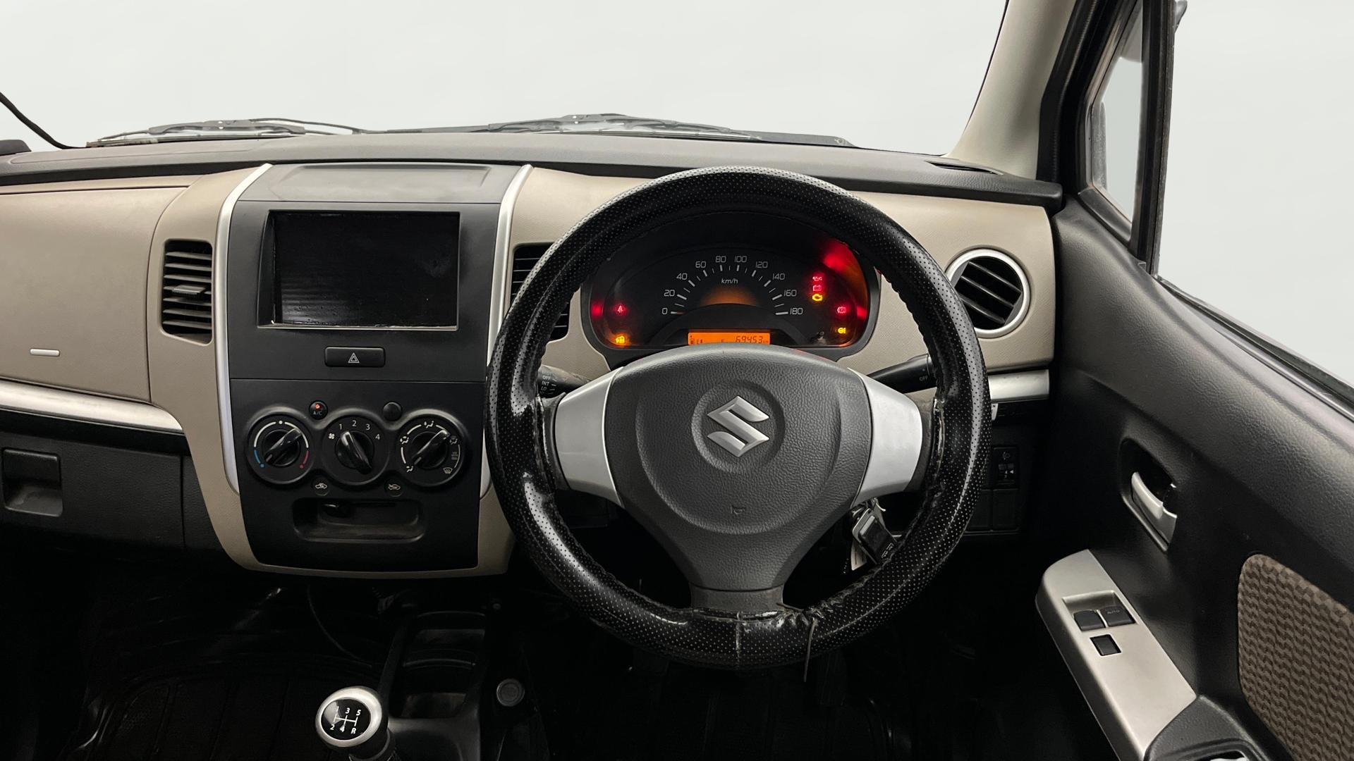 View 2015 Maruti Suzuki 1000 Base Variant Image 20 Used 2015 Maruti Suzuki 1000 Base Variant Image 20