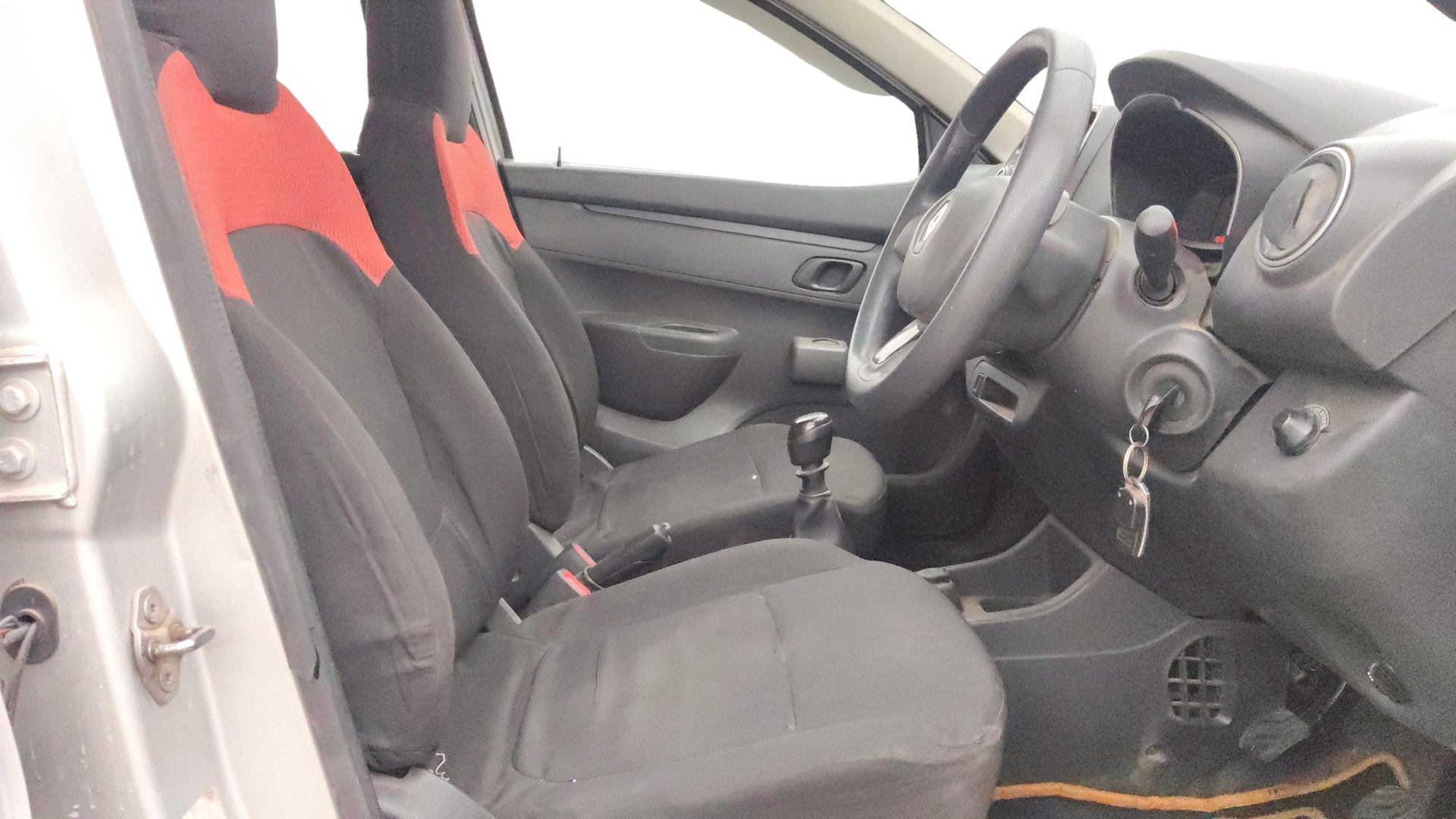 View 2016 Renault Kwid RXL Image 25 Used 2016 Renault Kwid RXL Image 25
