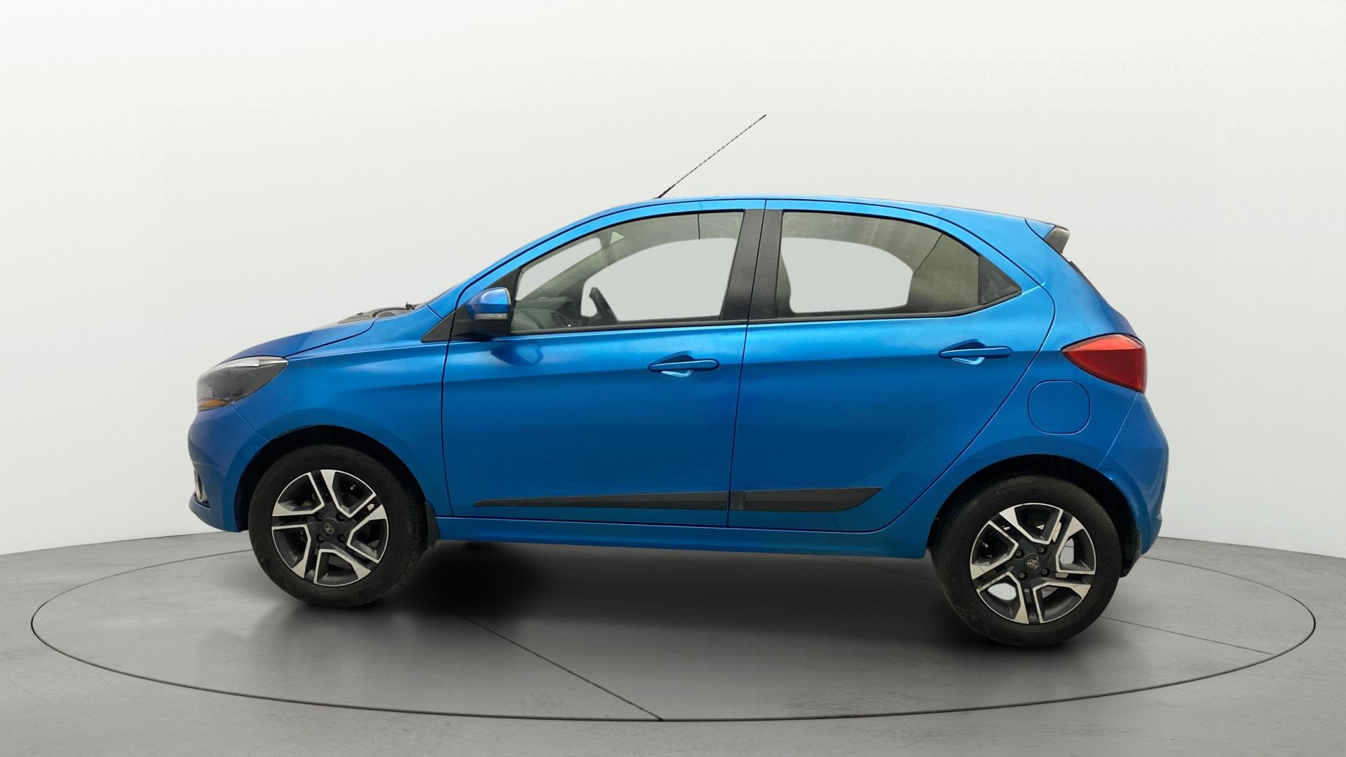 View 2019 Tata Tiago Revotorq XB Image 5 Used 2019 Tata Tiago Revotorq XB Image 5