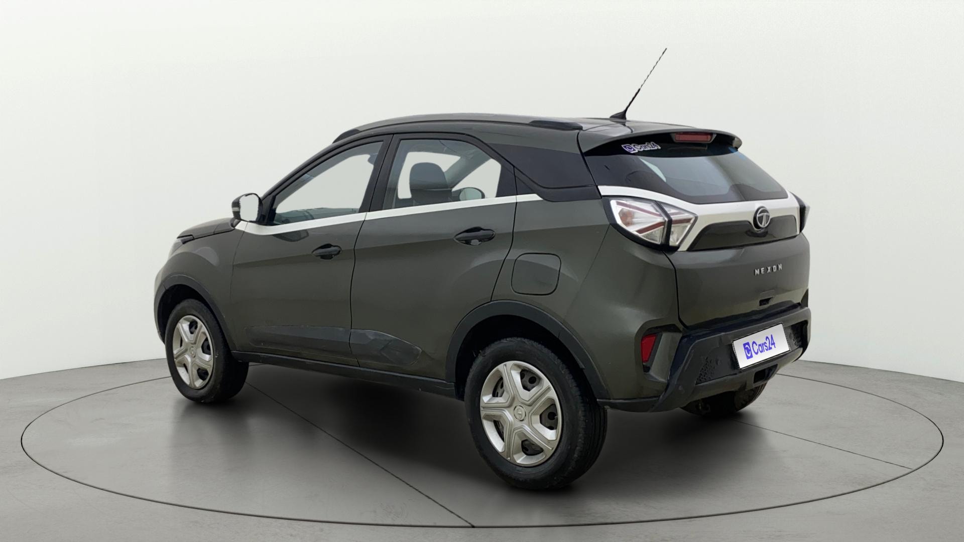 View 2020 Tata Nexon Revotron XE Image 2 Used 2020 Tata Nexon Revotron XE Image 2