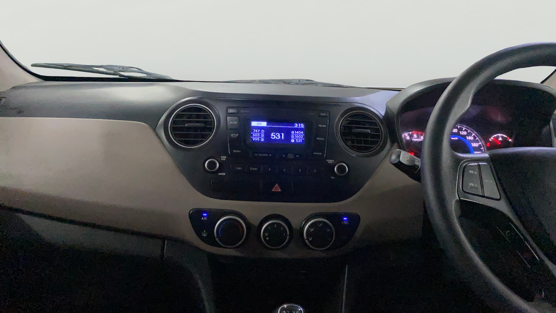 View 2016 Hyundai Grand i10 1.1 Sportz Diesel Image 34 Used 2016 Hyundai Grand i10 1.1 Sportz Diesel Image 34