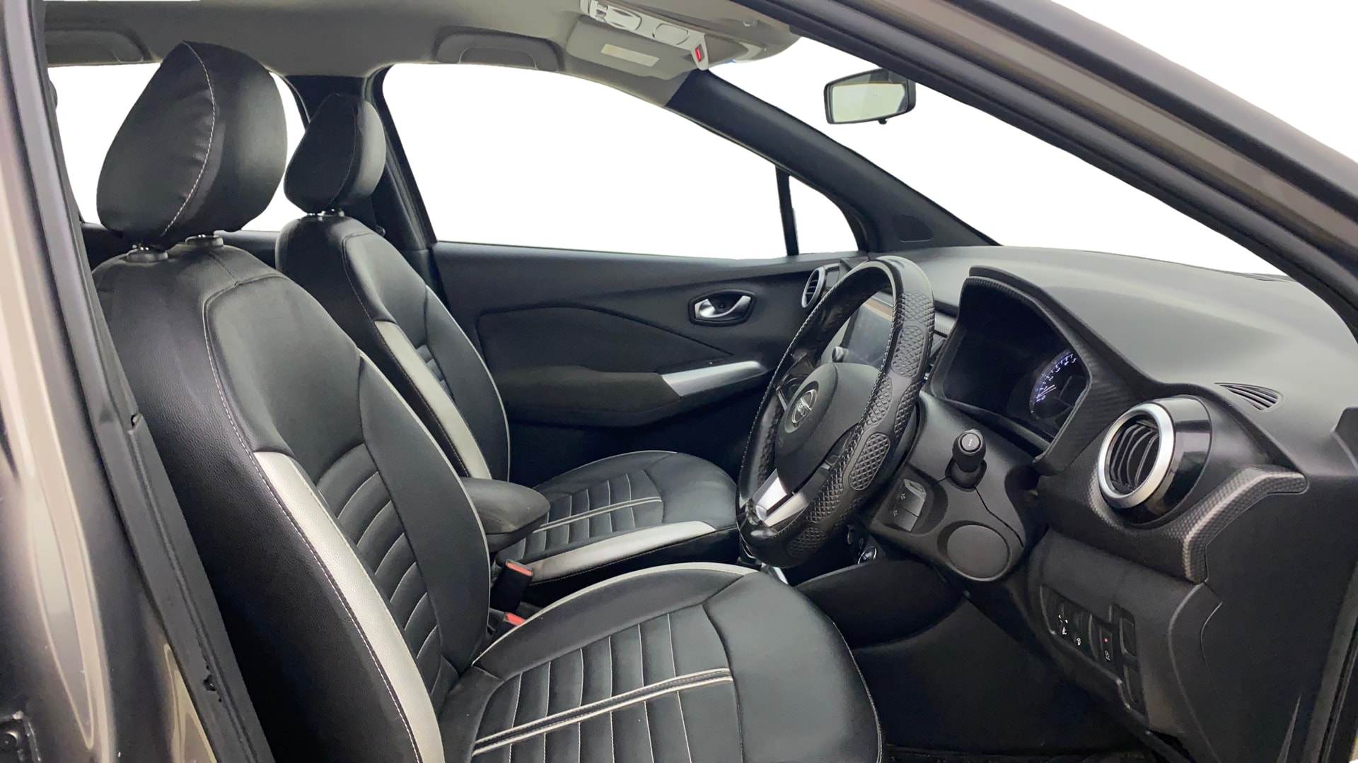 View 2021 Nissan Kicks 1.3 Turbo XV CVT Image 25 Used 2021 Nissan Kicks 1.3 Turbo XV CVT Image 25
