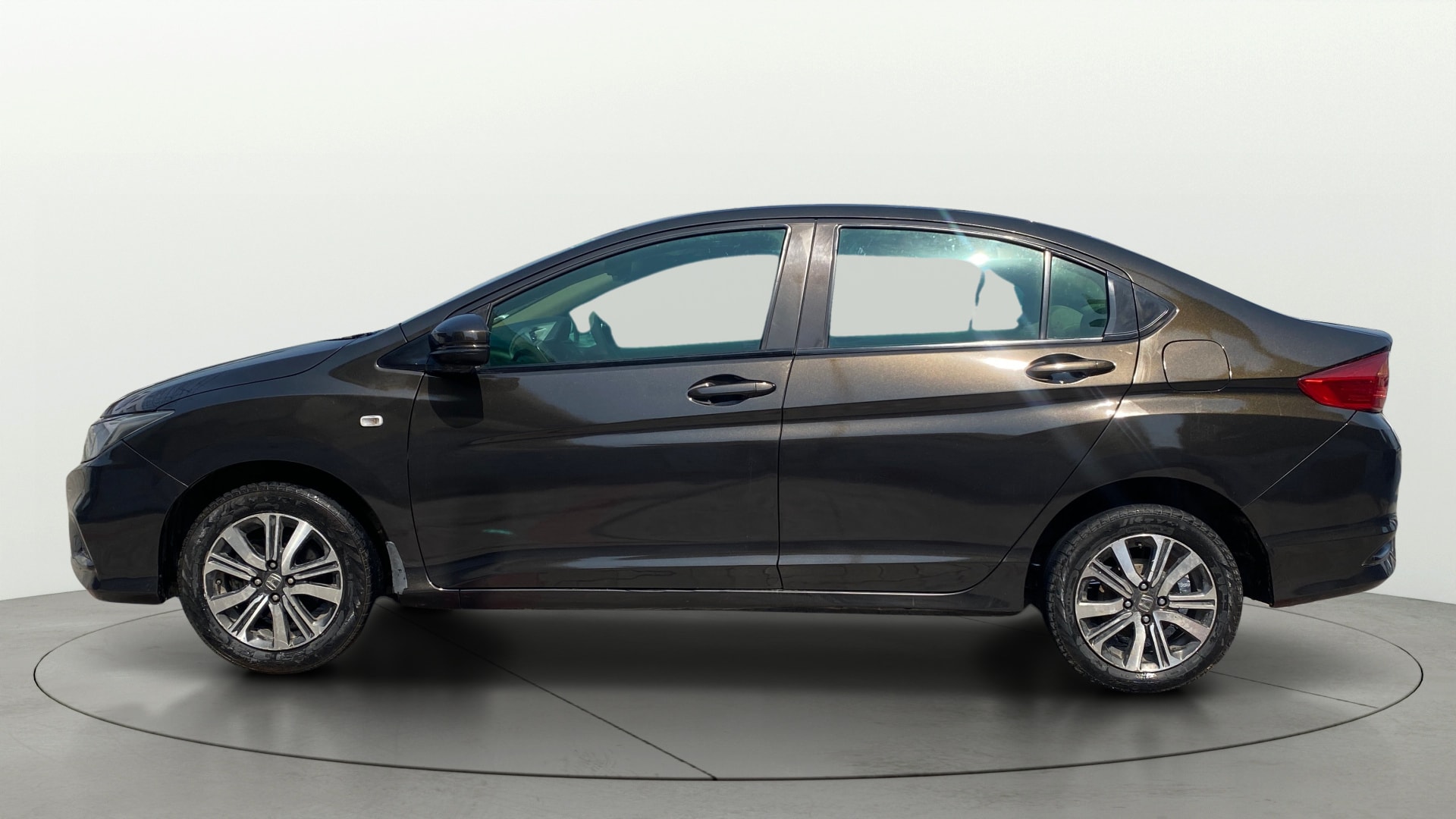 View 2020 Honda City ZX MT Diesel Anniversary Edition Image 6 Used 2020 Honda City ZX MT Diesel Anniversary Edition Image 6
