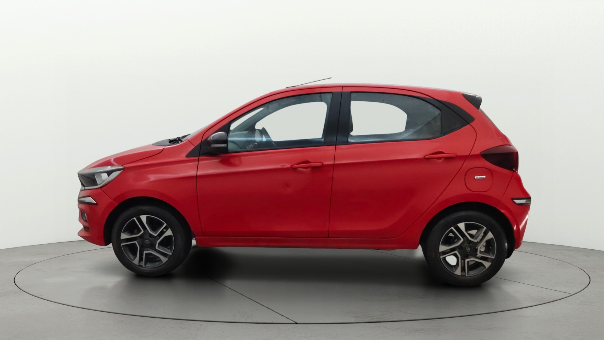 View 2020 Tata Tiago Revotorq XB Image 5 Used 2020 Tata Tiago Revotorq XB Image 5