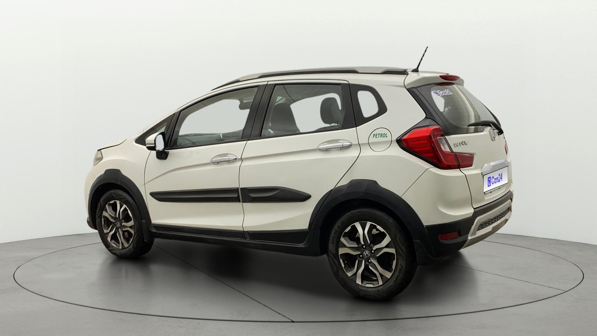 View 2018 Honda WR-V S MT Diesel Edge Edition Image 2 Used 2018 Honda WR-V S MT Diesel Edge Edition Image 2