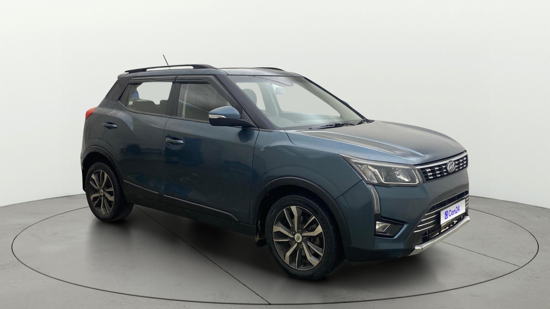 View 2020 Mahindra XUV300 W4 Petrol BS IV Image 21 Used 2020 Mahindra XUV300 W4 Petrol BS IV Image 21
