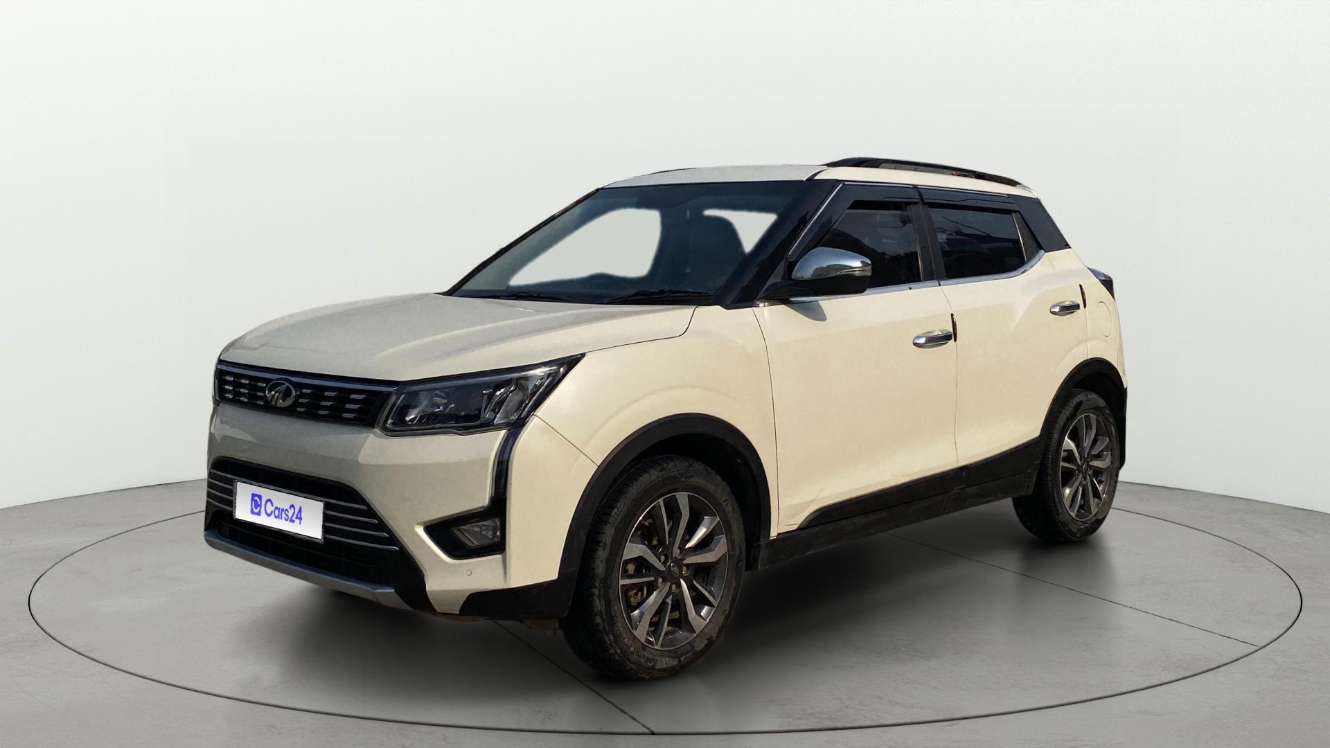 View 2021 Mahindra XUV300 W4 Petrol BS IV Image 22 Used 2021 Mahindra XUV300 W4 Petrol BS IV Image 22