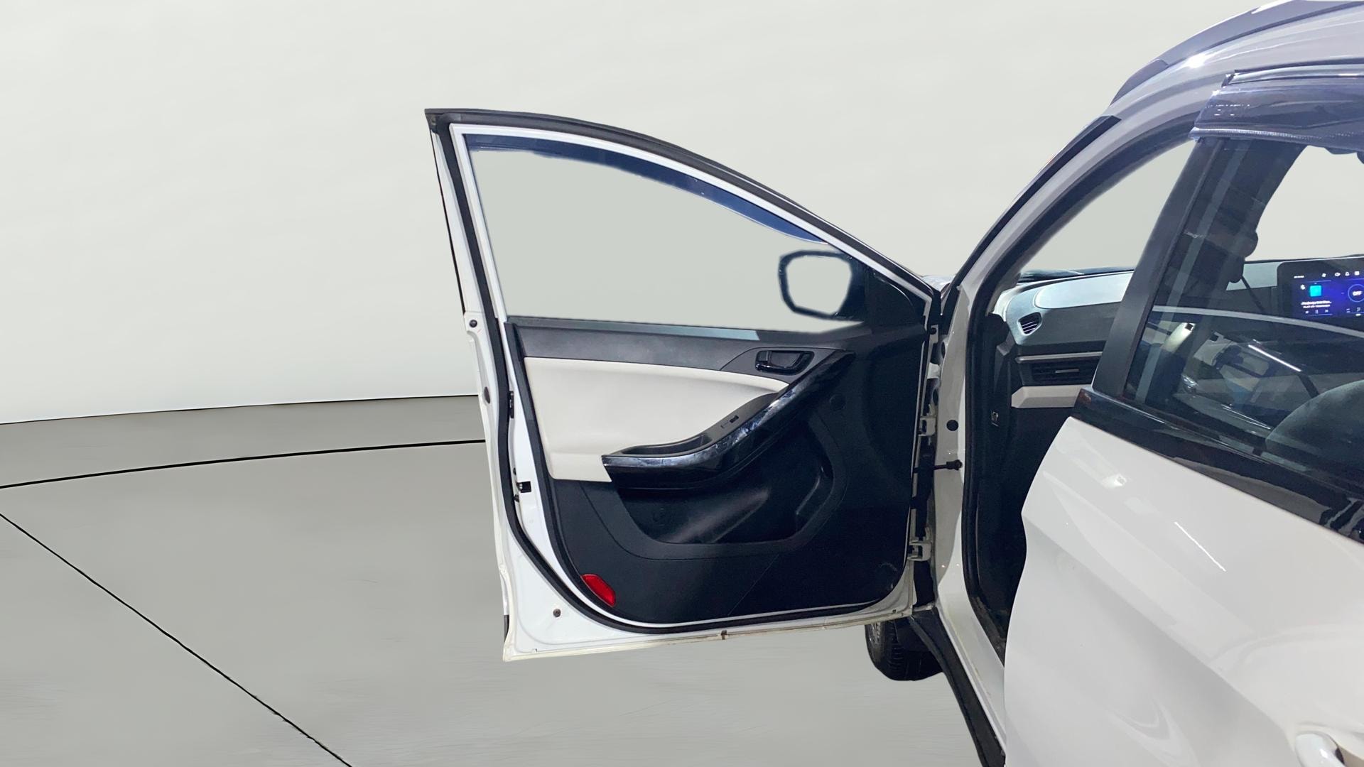 View 2025 Tata Nexon Revotron XE Image 33 Used 2025 Tata Nexon Revotron XE Image 33