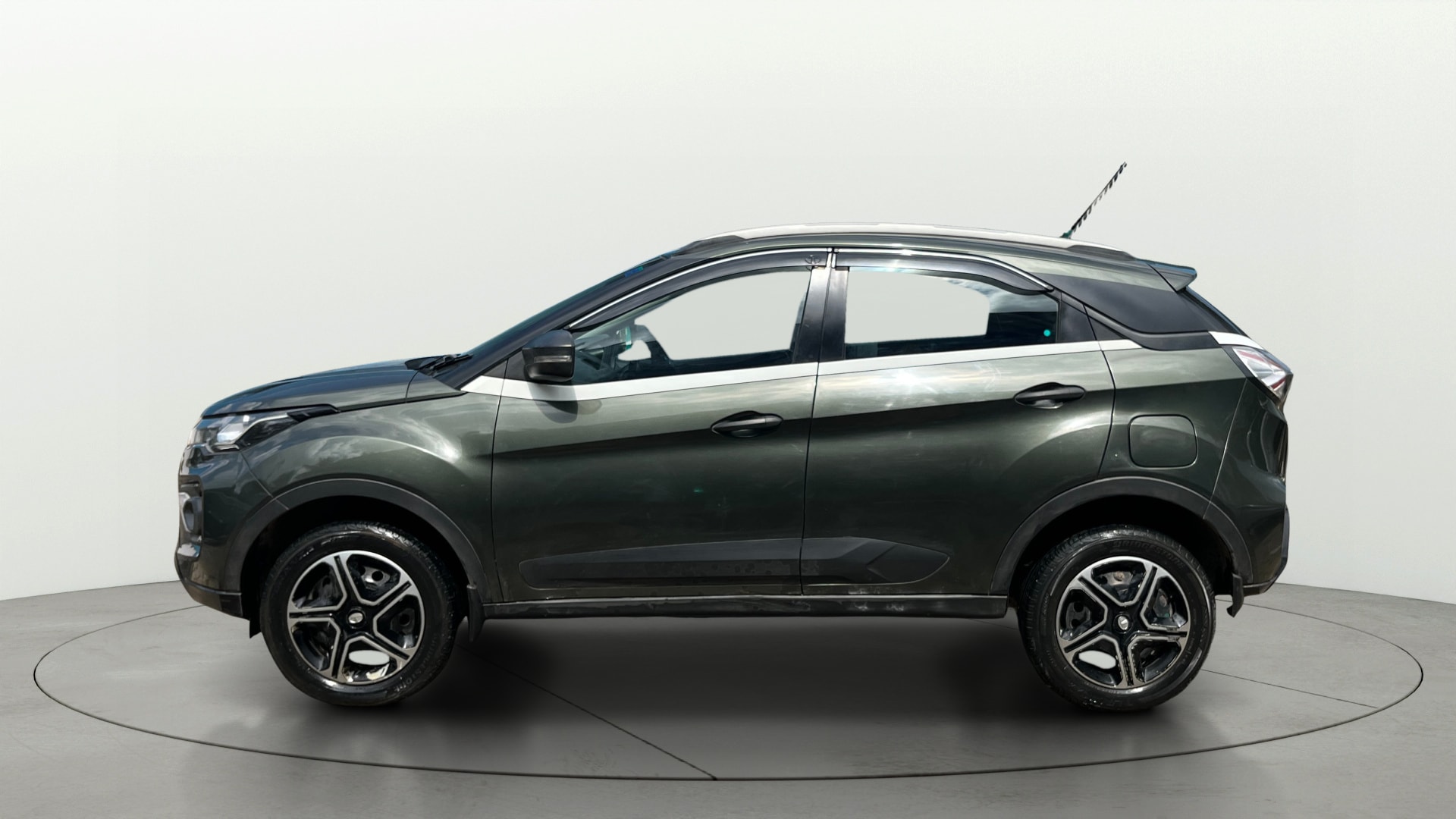 View 2021 Tata Nexon Revotron XE Image 5 Used 2021 Tata Nexon Revotron XE Image 5