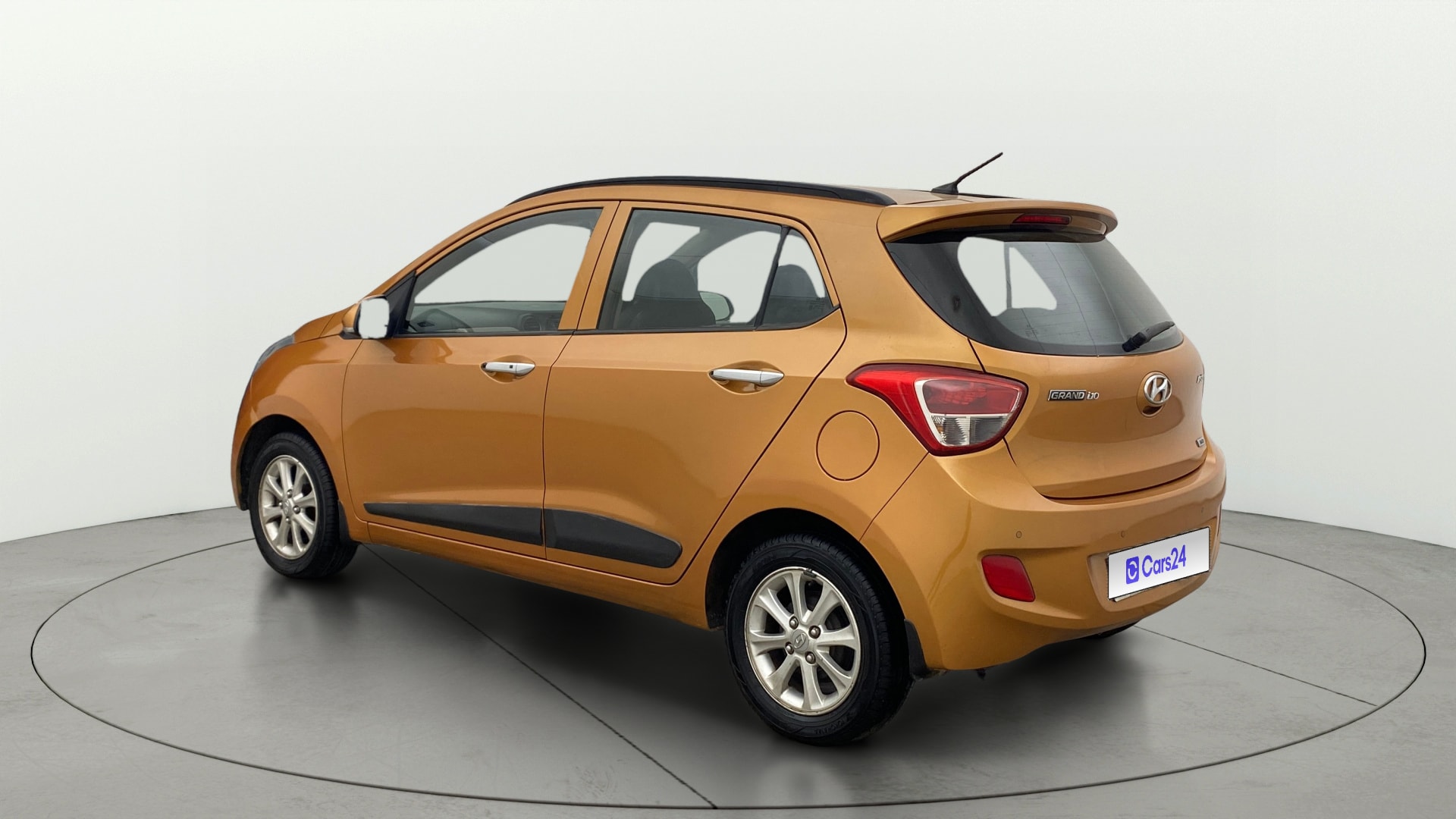 View 2016 Hyundai Grand i10 Asta AT 1.2 Kappa VTVT Image 2 Used 2016 Hyundai Grand i10 Asta AT 1.2 Kappa VTVT Image 2