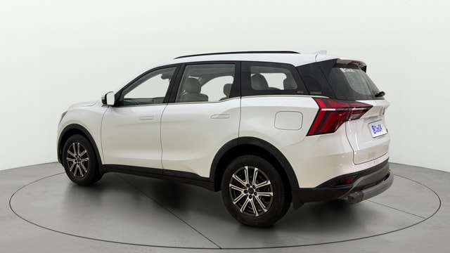 View Mahindra XUV700 Image 2 Used Mahindra XUV700 Image 2