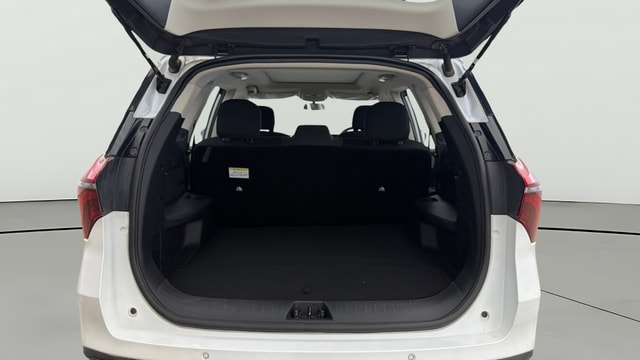 View Mahindra XUV700 Image 40 Used Mahindra XUV700 Image 40