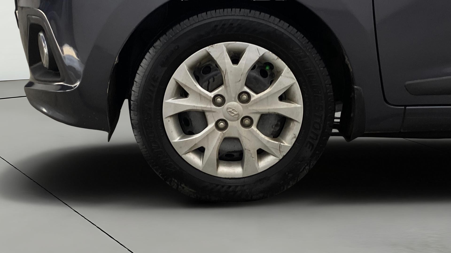 View 2015 Hyundai Grand i10 Sportz 1.2 Kappa Image 27 Used 2015 Hyundai Grand i10 Sportz 1.2 Kappa Image 27