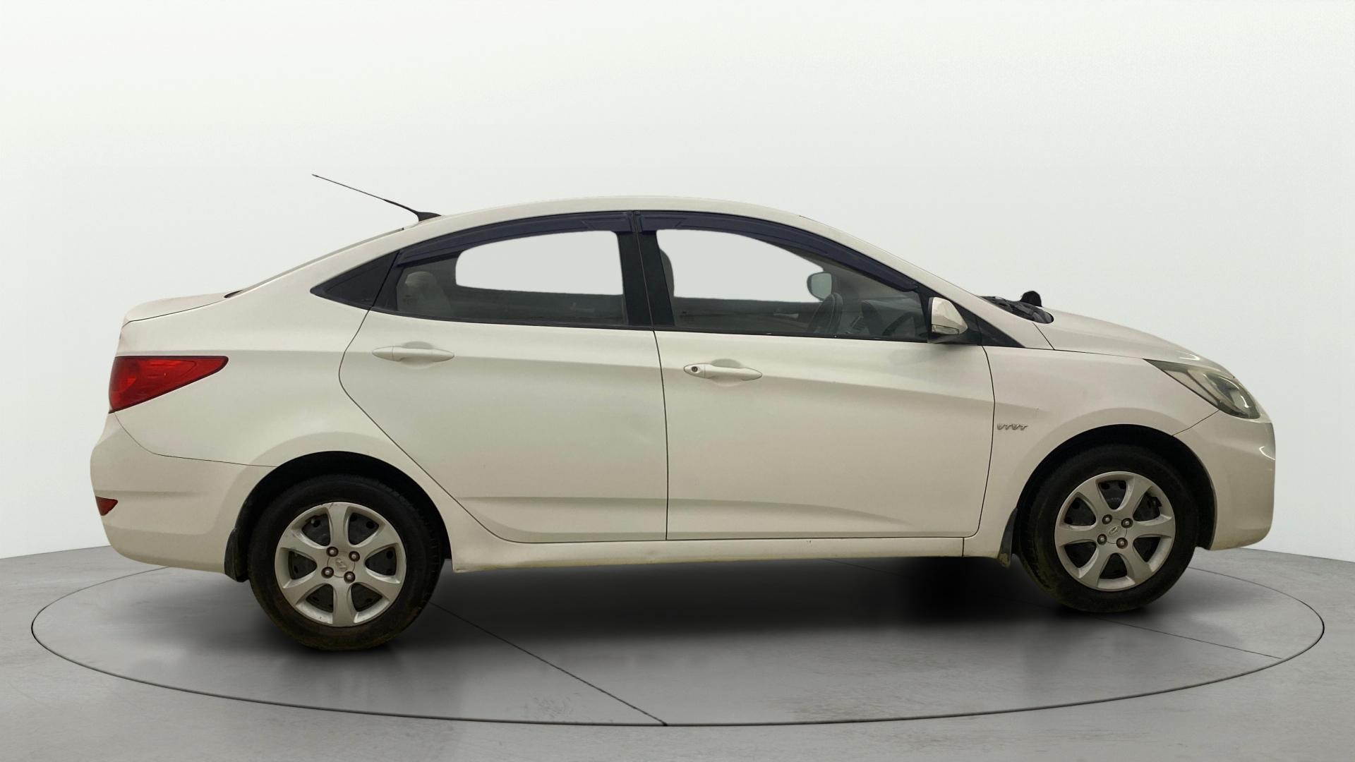 View 2014 Hyundai Fluidic Verna 1.4 VTVT CX Image 8 Used 2014 Hyundai Fluidic Verna 1.4 VTVT CX Image 8