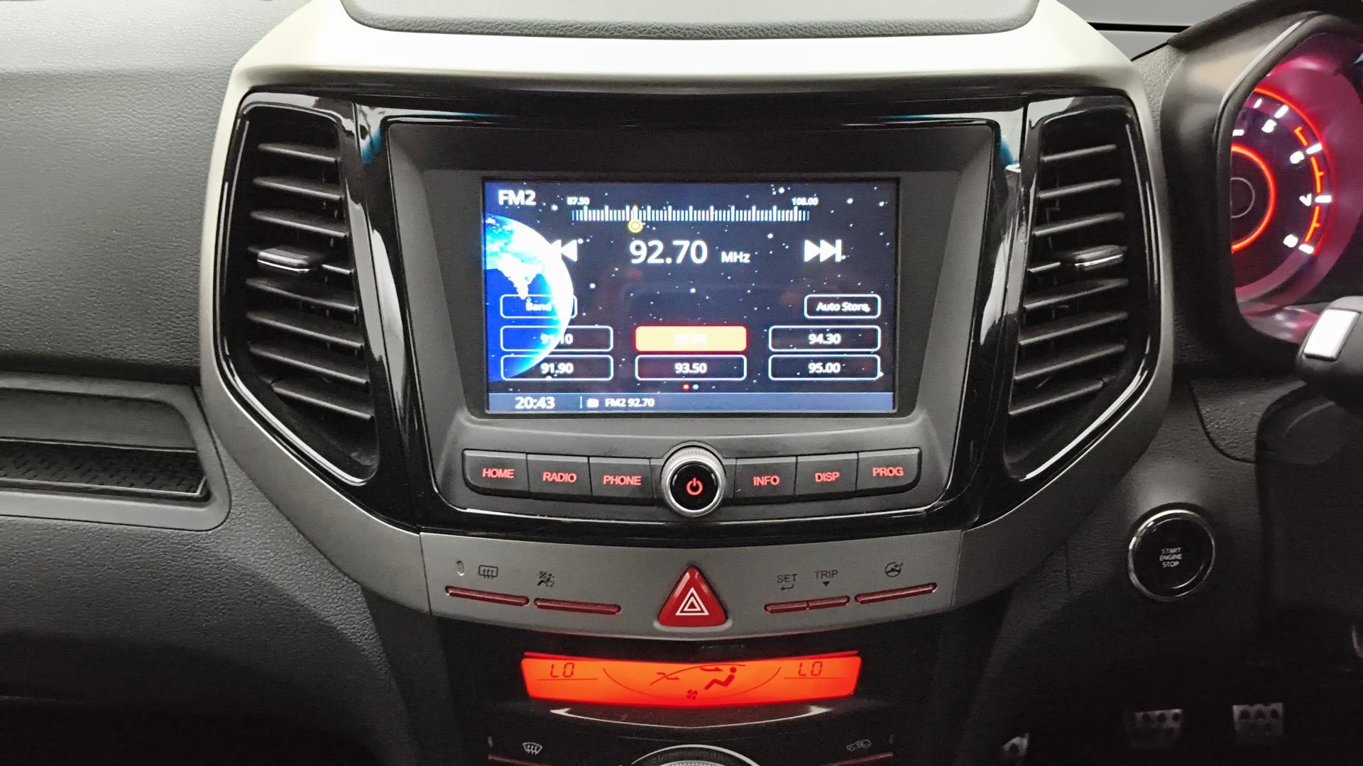 View 2023 Mahindra XUV300 W4 Petrol BS IV Image 33 Used 2023 Mahindra XUV300 W4 Petrol BS IV Image 33