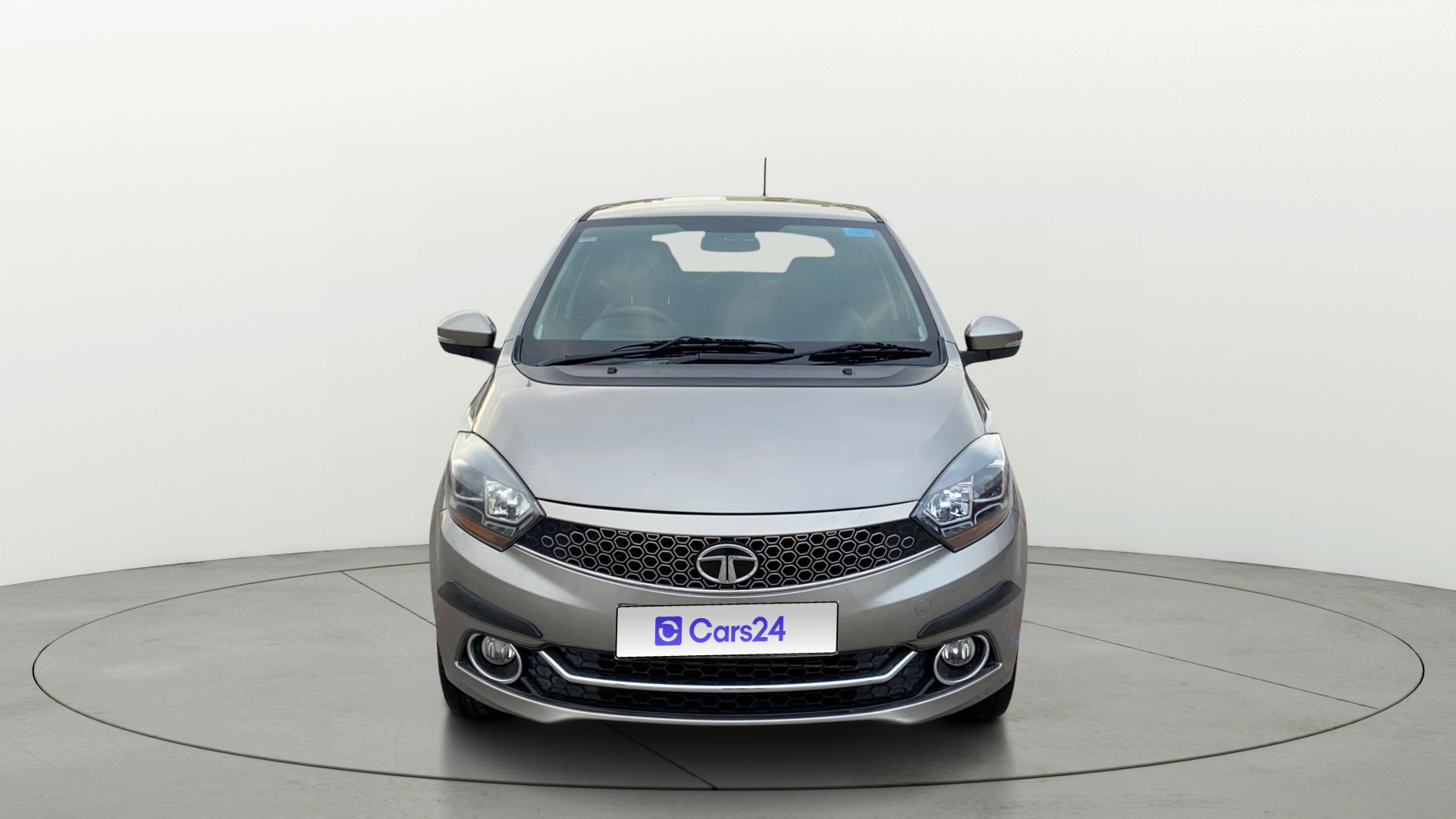 View 2020 Tata Tigor XE Diesel Image 1 Used 2020 Tata Tigor XE Diesel Image 1