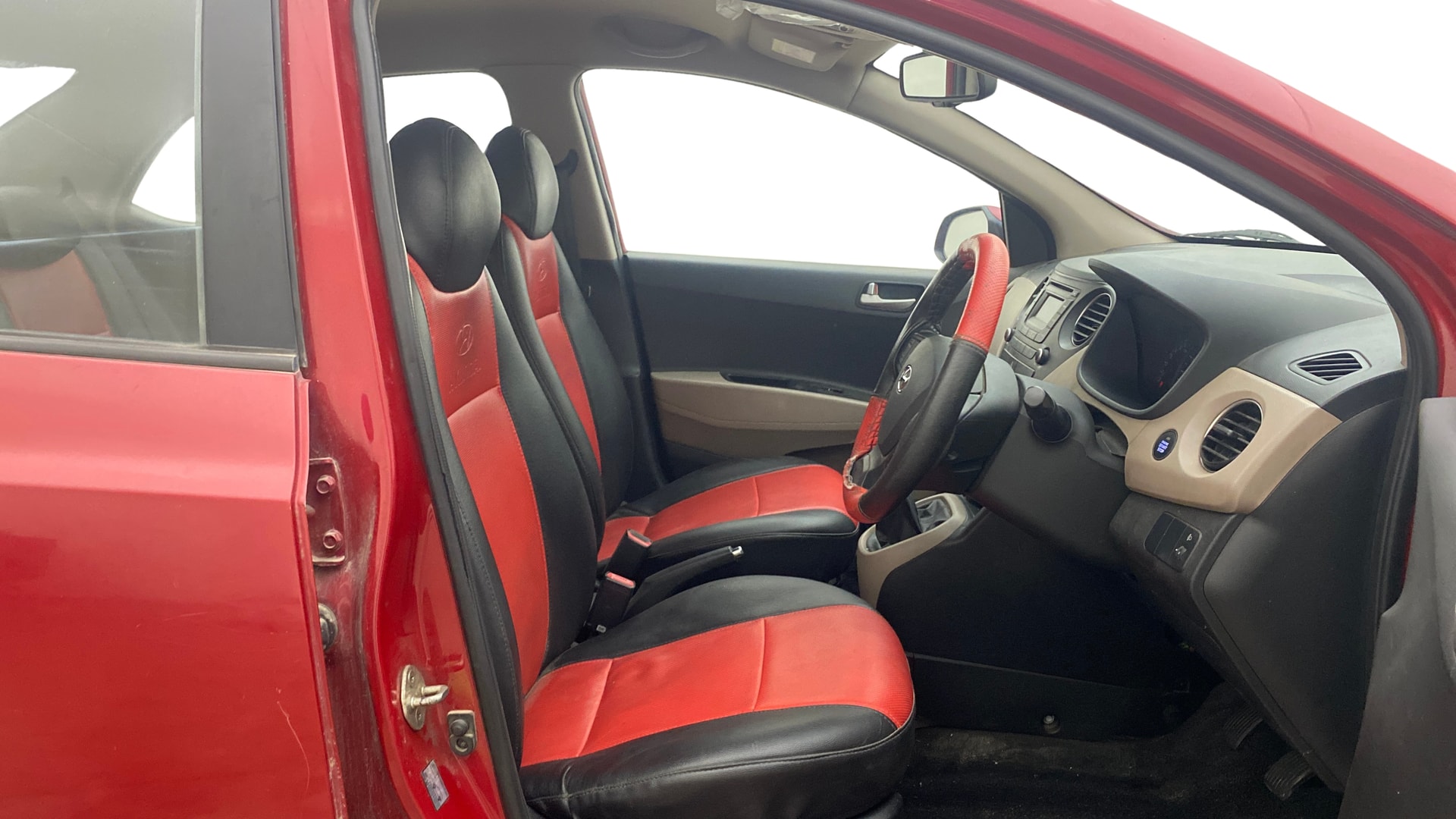 View 2014 Hyundai Xcent SX Petrol (O) Image 26 Used 2014 Hyundai Xcent SX Petrol (O) Image 26