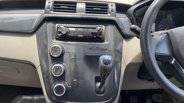 View Mahindra KUV100 Image 17 Used Mahindra KUV100 Image 17
