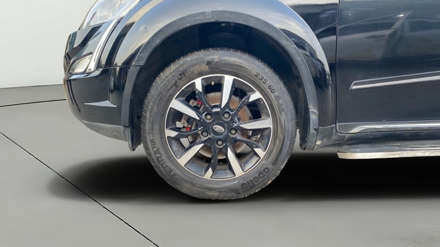 View Mahindra XUV500 Image 37 Used Mahindra XUV500 Image 37
