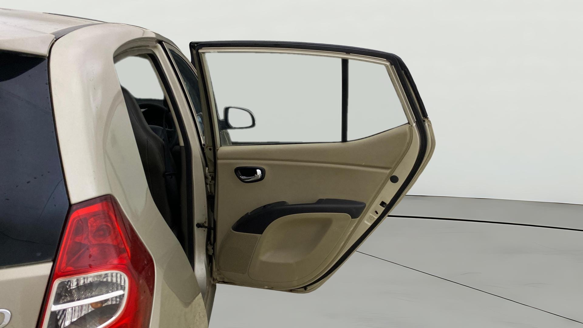 View 2013 Hyundai i10 1.2 Sportz AT Image 7 Used 2013 Hyundai i10 1.2 Sportz AT Image 7