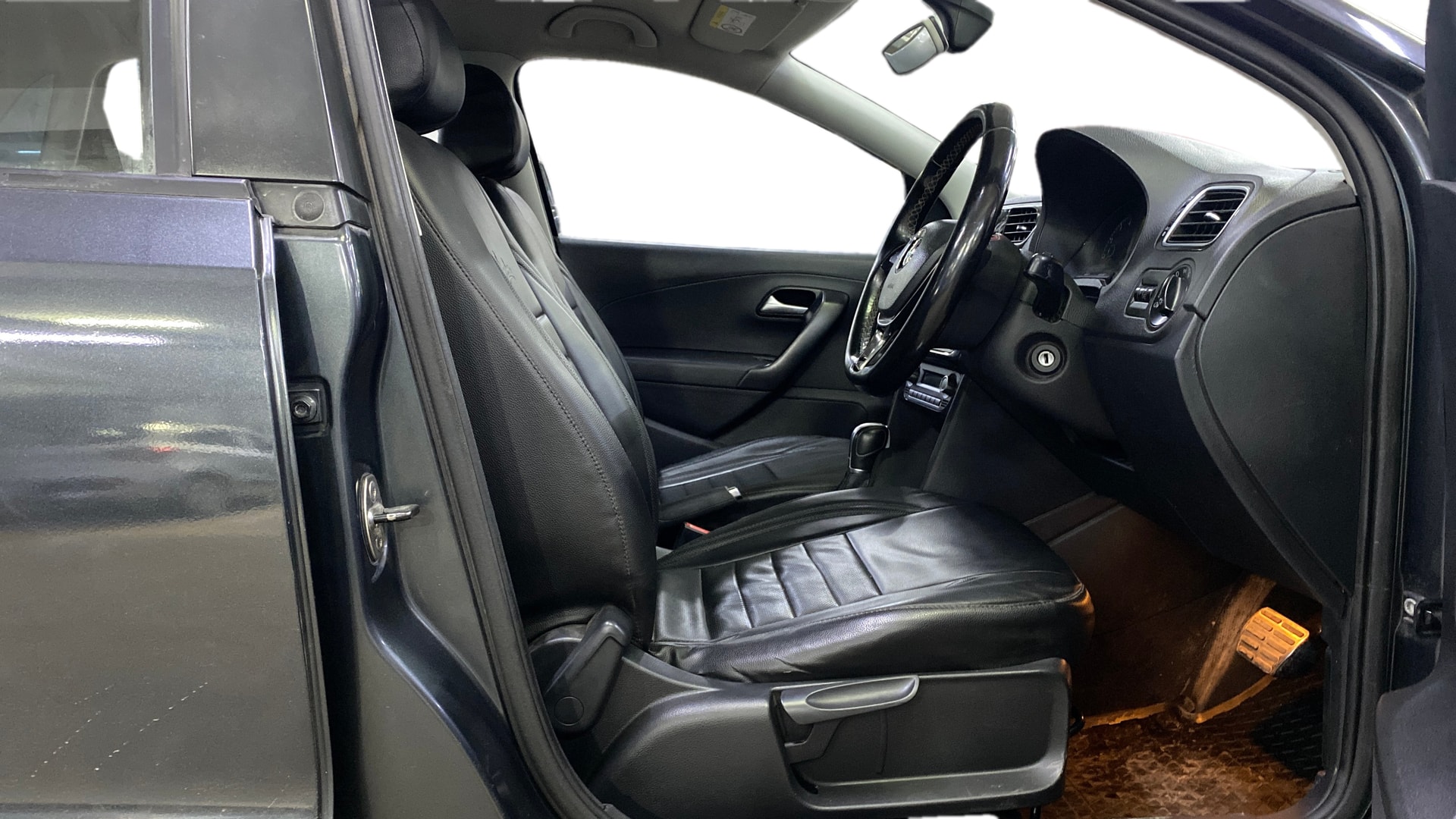 View 2017 Volkswagen Polo GT TSI Image 19 Used 2017 Volkswagen Polo GT TSI Image 19