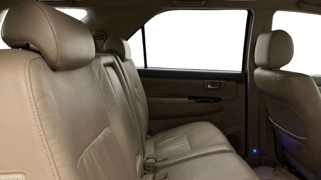 View Toyota Fortuner Image 37 Used Toyota Fortuner Image 37