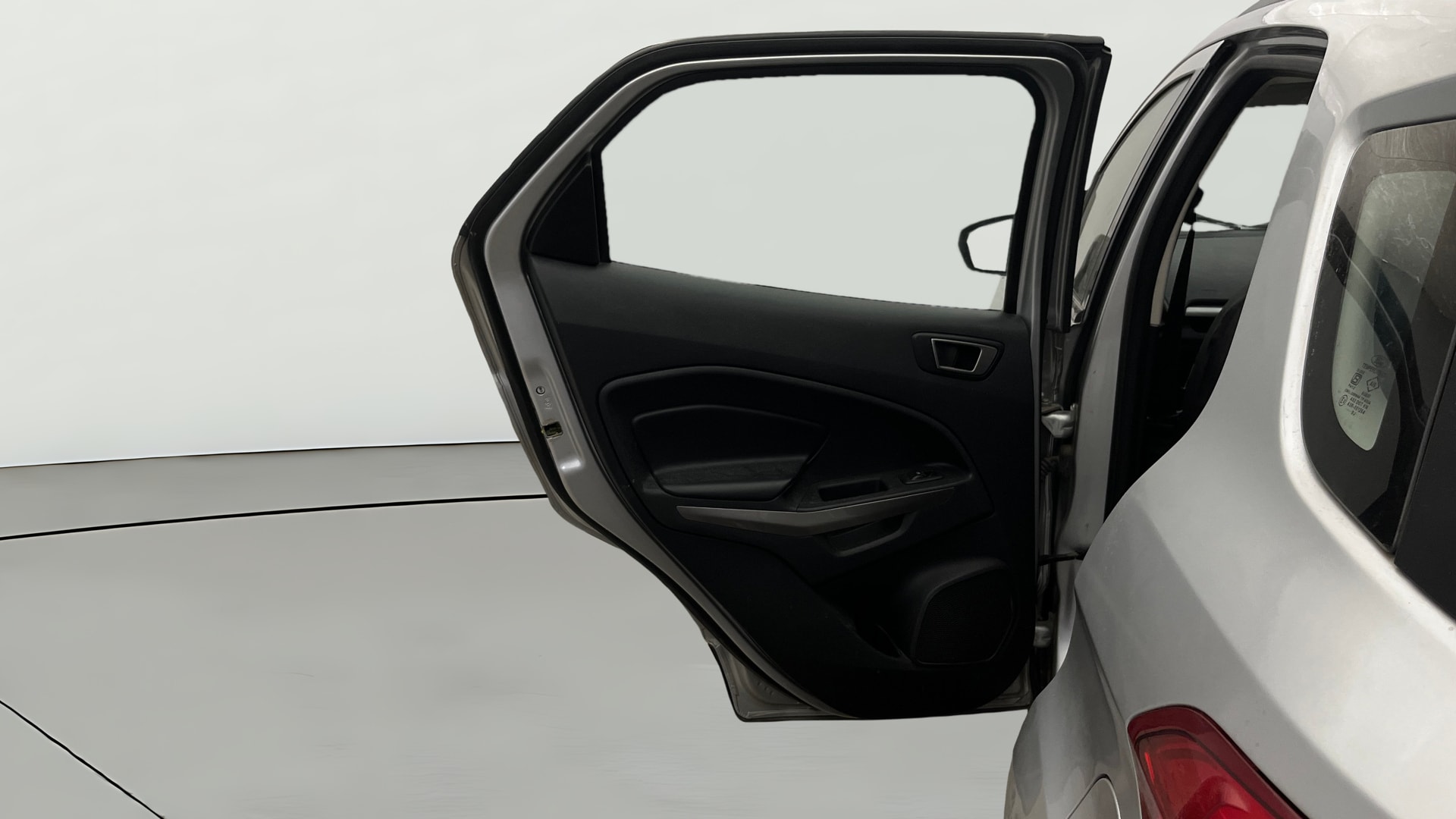 View 2019 Ford EcoSport 1.5 TDCi Diesel Ambiente BS IV Image 14 Used 2019 Ford EcoSport 1.5 TDCi Diesel Ambiente BS IV Image 14