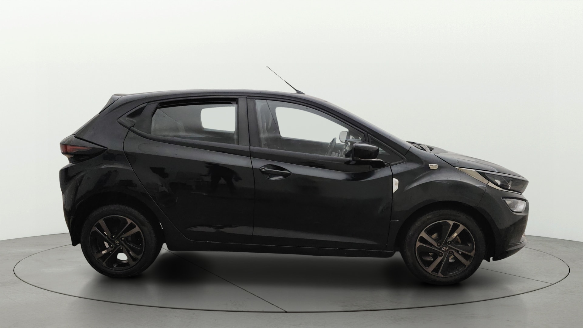 View 2022 Tata Altroz XZ Plus Dark Petrol Image 8 Used 2022 Tata Altroz XZ Plus Dark Petrol Image 8