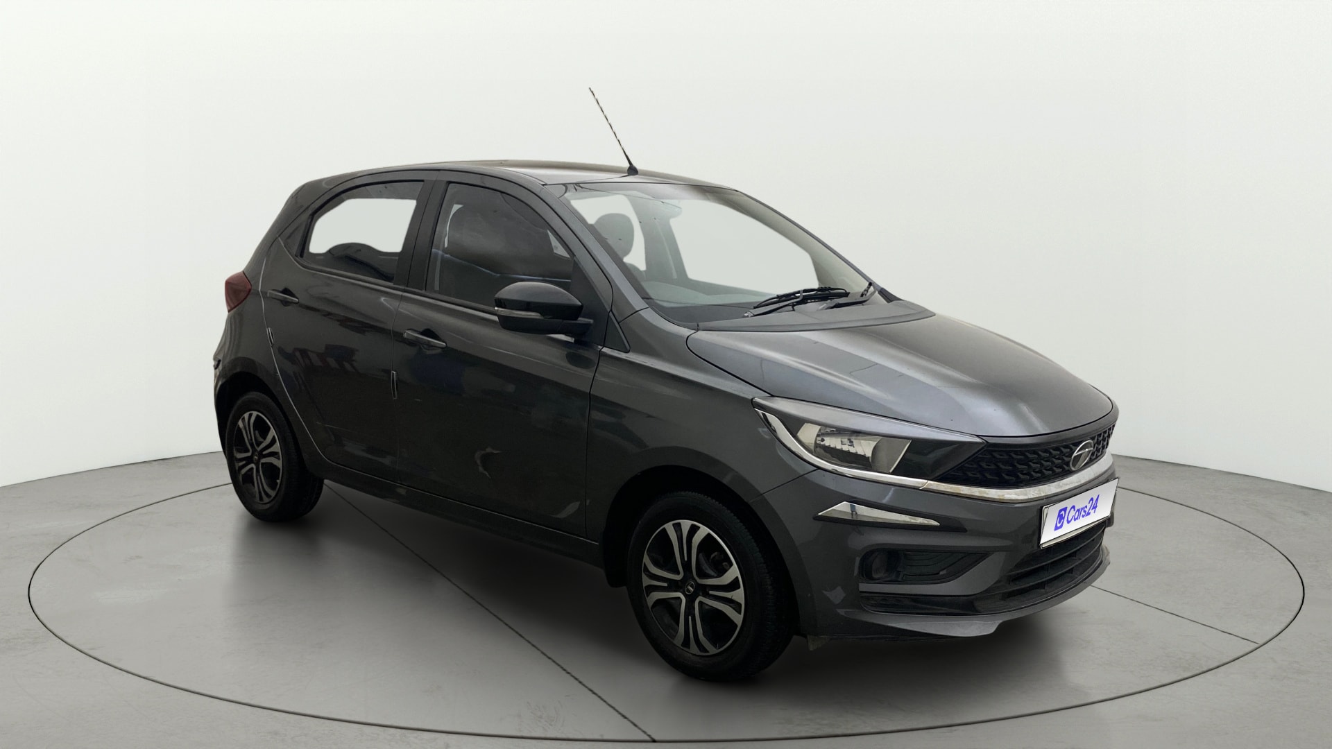 View 2022 Tata Tiago Revotorq XB Image 36 Used 2022 Tata Tiago Revotorq XB Image 36
