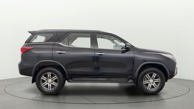 View Toyota Fortuner Image 29 Used Toyota Fortuner Image 29
