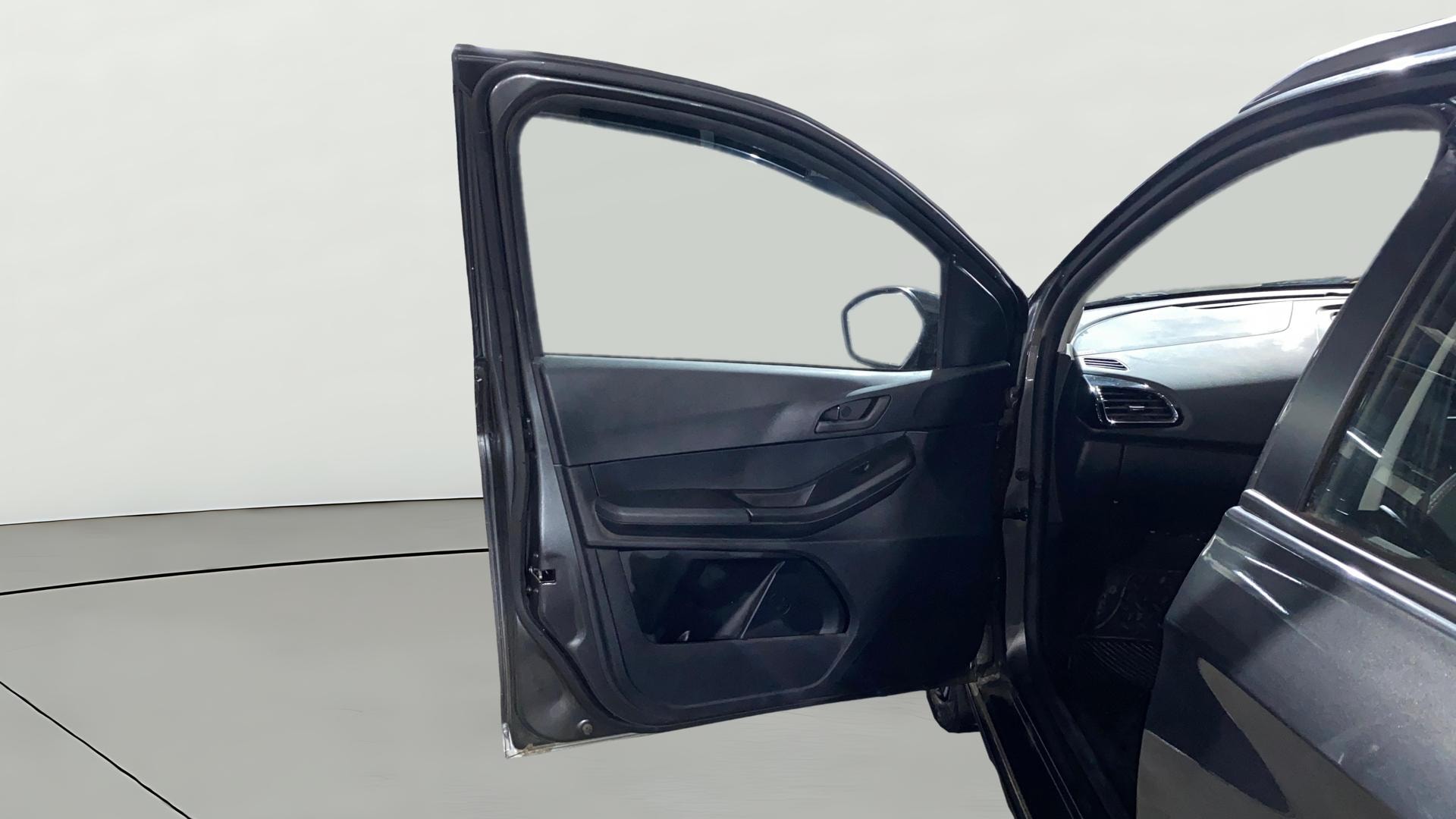 View 2025 Tata Tiago NRG XZ Revotron AMT Image 31 Used 2025 Tata Tiago NRG XZ Revotron AMT Image 31